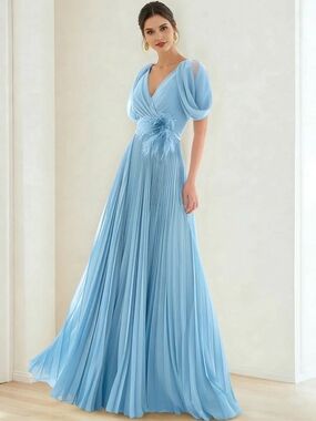 Elegant Light Blue Pleated V-Neck Evening Gown Size 16